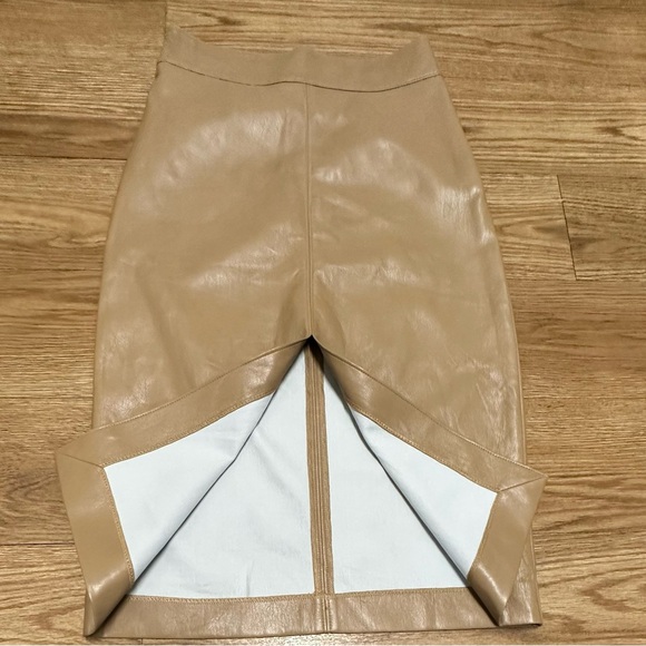 ELIE ELIE TAHARI Faux Leather Pencil Straight Tan Skirt - Picture 7 of 16